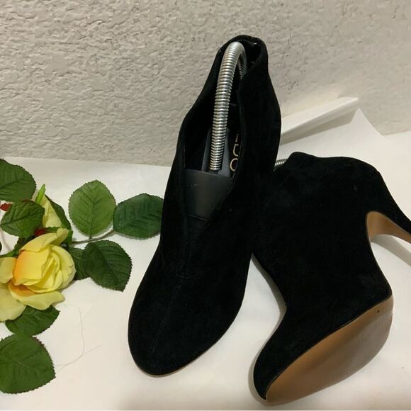 Aldo Women's 9 Black Suede Stiletto Heels Slip On Ankle Booties Boots - Picture 10 of 16